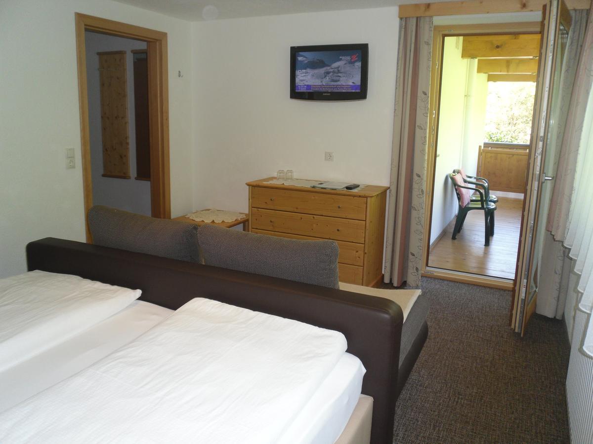 Bed and Breakfast Gruenwaldhof Тукс Екстер'єр фото